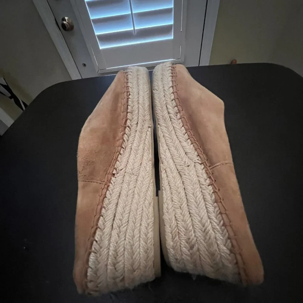 Franco Sarto Paige Platformsize 8.5 tan slippers sandals